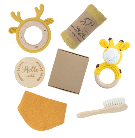 Package: Rattle, bit toy & blanket