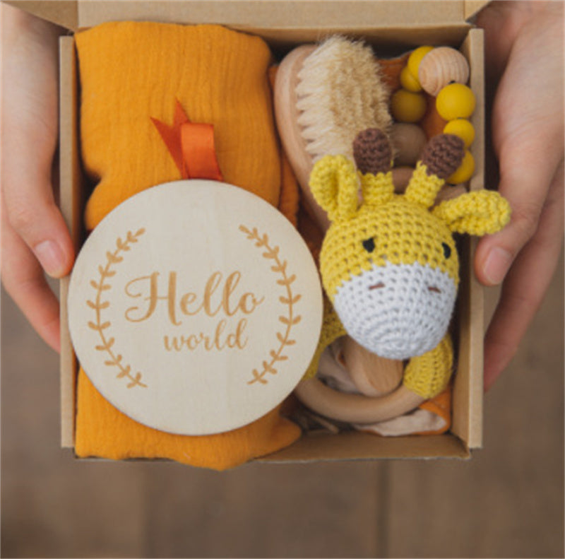 Package: rattle, wooden toy &amp; blanket